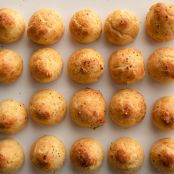 Cacio e Pepe Cheese Puffs