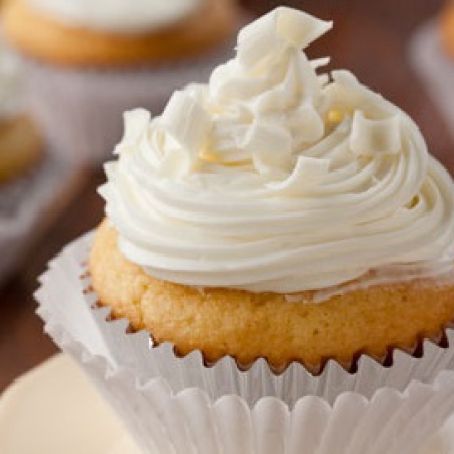 Classic Vanilla Cupcakes