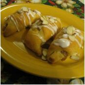 Easy Creamy Almond Crescent Rolls