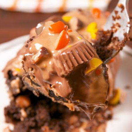 Crock-Pot Reese's Cake
