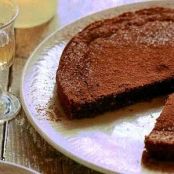 CHOCOLATE AMARETTI CAKE