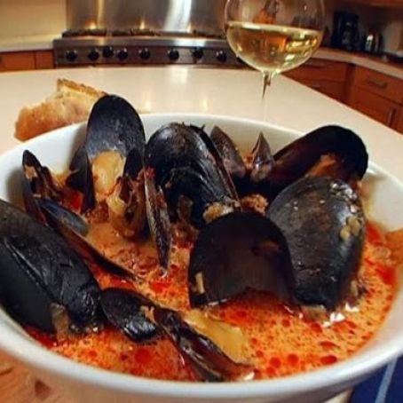 MUSSELS****Mussels with White Wine and Chorizo