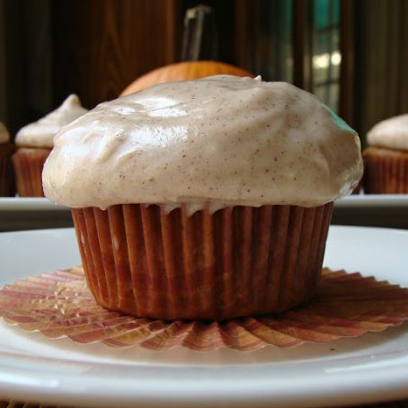 Pumpkin Cupcakes With Cinnamon Cream Cheese Frosting