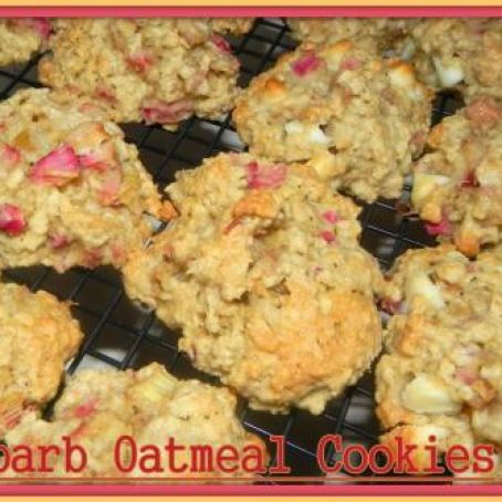 Rhubarb oatmeal cookie