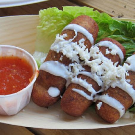 MOLOTES DE PLATANO RELLENOS DE FRIJOL