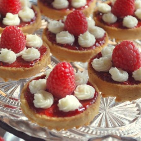 Raspberry & White Chocolate Shortbread Lovelies