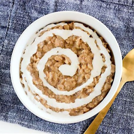 Cinnamon Roll Oatmeal***
