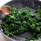 PAN COOKED KALE w/GARLIC & OLIVE OIL