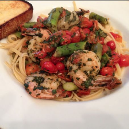 Linguini with Shrimp, Asparagus, & Cherry Tomatoes