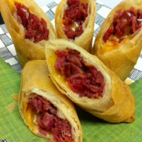 Cheesy Roast Beef Egg Rolls