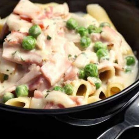 Creamy Tossed Noodles & Ham