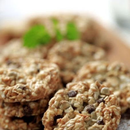 ROLLED OATS AND NUT COOKIES