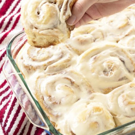 THE BEST CINNAMON ROLLS EVER
