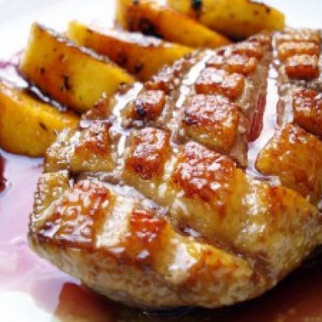 MAGRET DE PATO CON MELOCOTONES