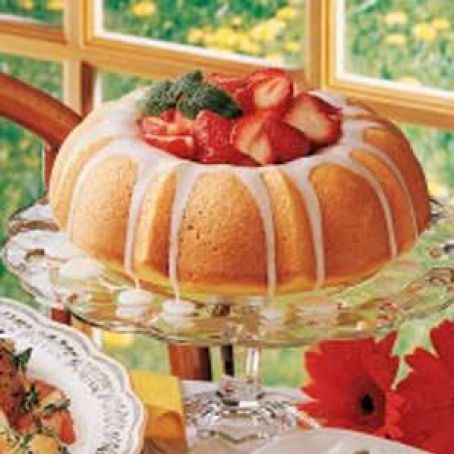 Berry-Filled Lemon Cake