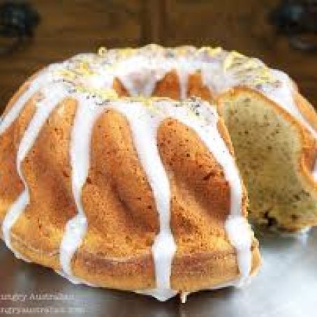 Orange and Vanilla-Scented Bundt Cake