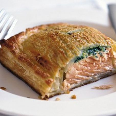 SAUMON EN CROUTE-SALMON EN HOJALDRE