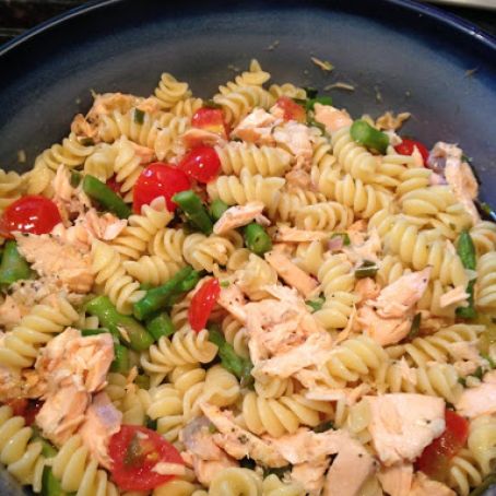 Rotini with Asparagus, Salmon & Cherry Tomatoes