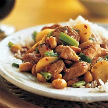 Sichuan-Style Stir-Fried Chicken with Peanuts
