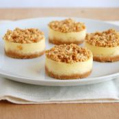 CHEESECAKE - Vanilla and Macadamia Crumble Mini Cheesecakes