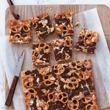 Chocolaty Pretzel-and-Peanut Cookie Bars