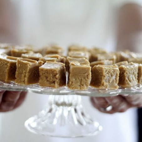 Peanut Butter Mallow Fudge (talkchowplayhouse)