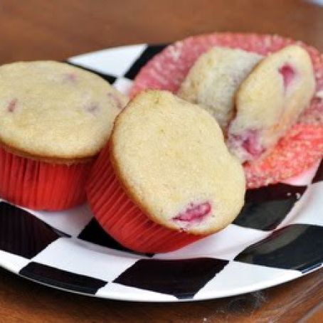 Strawberry Lemonade Cupcakes