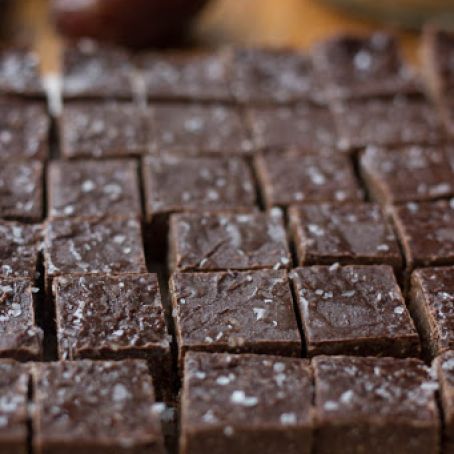 fudge - 5 ingredient vegan quinoa fudge