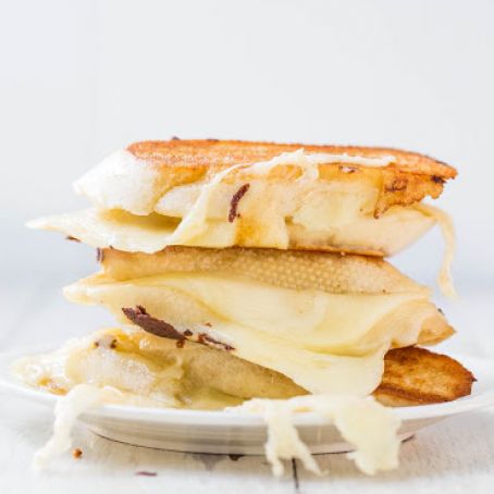 Cheese Lover’s Fontina and Mozzarella Grilled Cheese Sandwich
