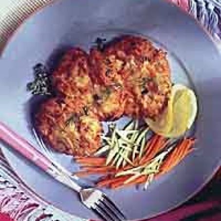 Wisconsin Tuna Cake with Lemon-Dill Sauce