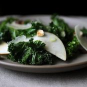 Salad-Kale with Apples and Hazelnuts