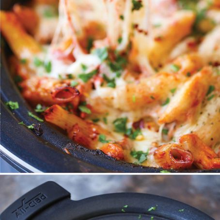 SLOW COOKER CHICKEN PARMESAN PASTA (Damn Delicious)