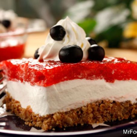 Strawberry Pretzel Bars