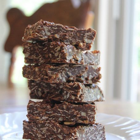 CHOCOLATE OATMEAL NO-BAKE BARS