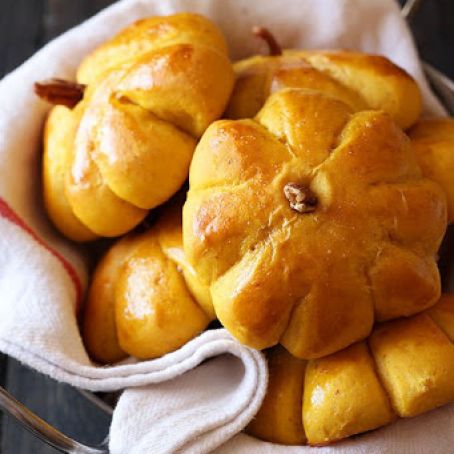 Pumpkin (shaped) Bread Rolls