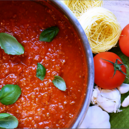 Homemade Hearty Garlic Meat Sauce (Lasagna Meat Sauce)