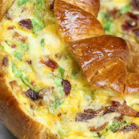 Omelet Breakfast Boats 