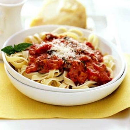 Tomato Vodka Cream Sauce with Fettuccine