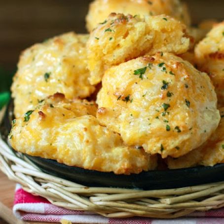 Copycat Red Lobster Cheddar Bay Biscuits
