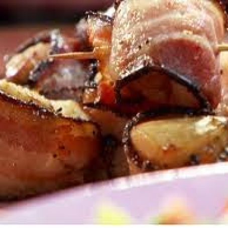 SCALLOPS WRAPPED IN BACON
