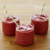 Avocado Berry Breakfast Smoothie Recipe