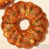 CHEESY GARLIC MONKEY BREAD