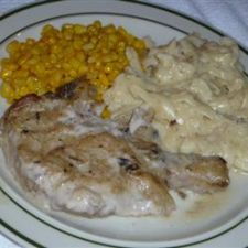 Pork chops in mushroom gravy