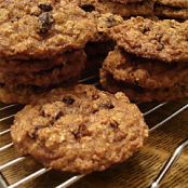 Grandma’s Oatmeal Raisin Big Cookies