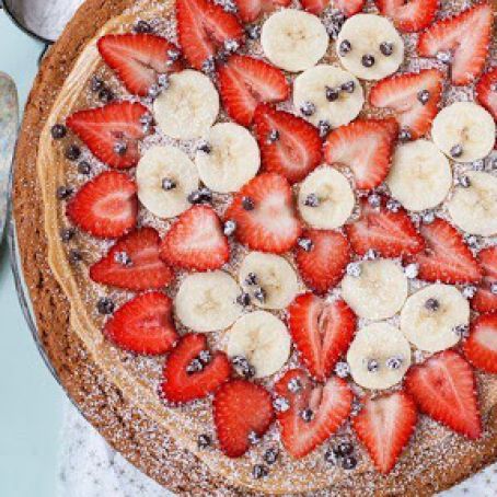 Peanut Butter, Banana and Berry Cookie Pizza