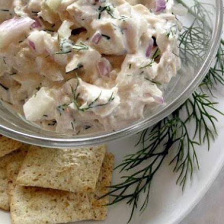 Dill and yogurt chicken salad