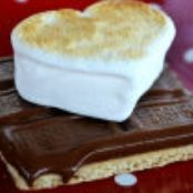 VALENTINES DAY SMORES