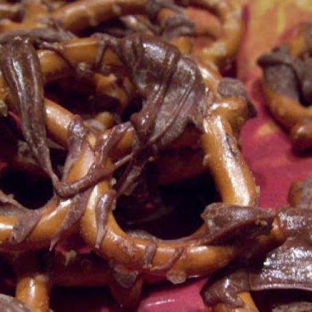 Super Simple Chocolate Covered Pretzels