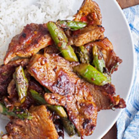 Pork and Asparagus with Chile-Garlic Sauce