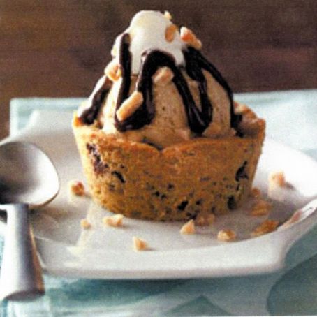Cookie Cups with Coffee Ice Cream